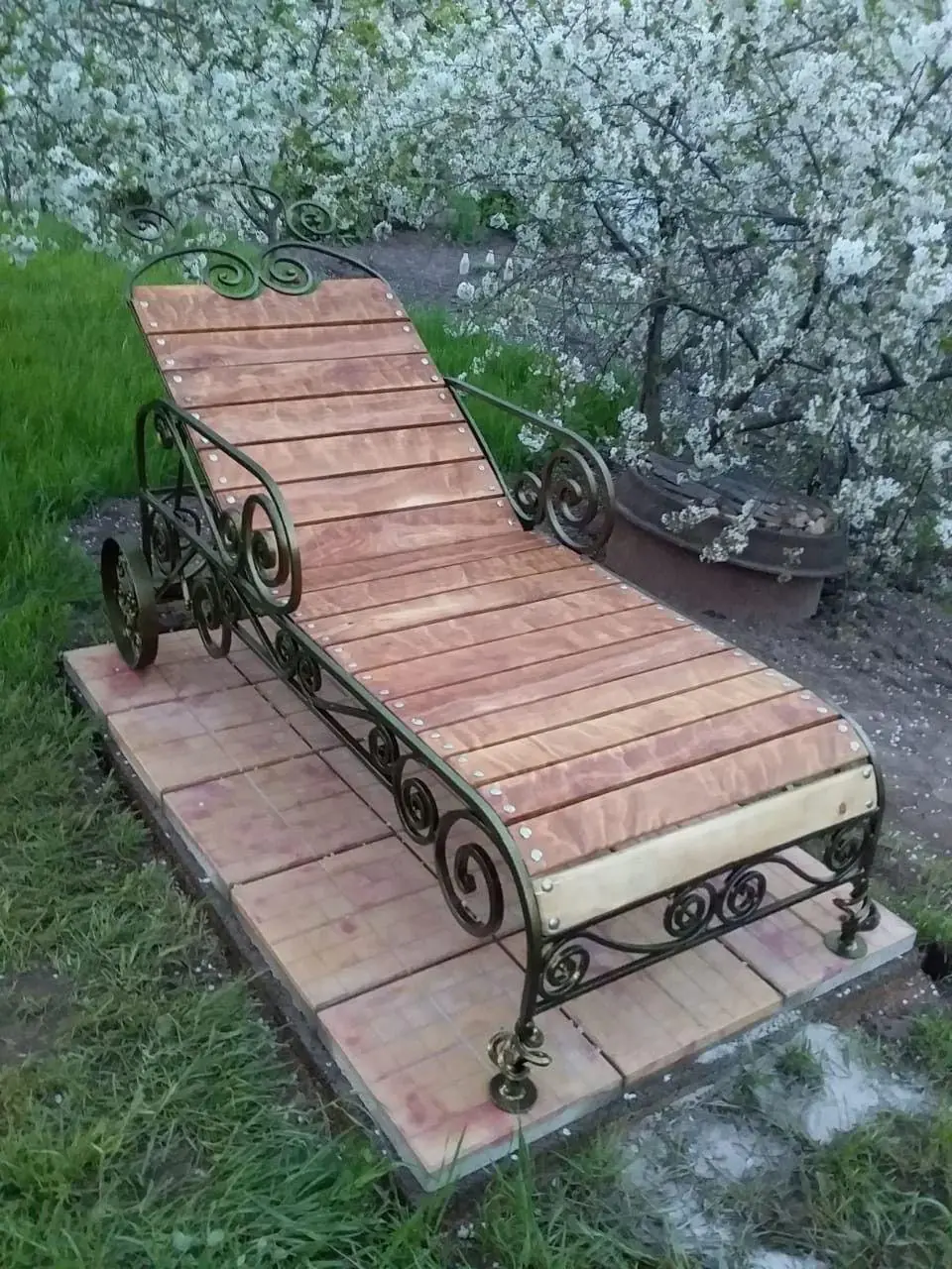 Кованый шезлонг Арт. 3